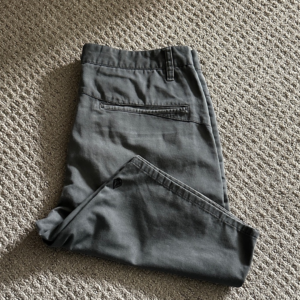 Men’s Volcome Heather Gray Shorts